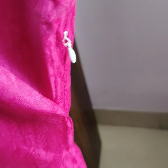 Pure Silk Suit - Picture 4 of 5